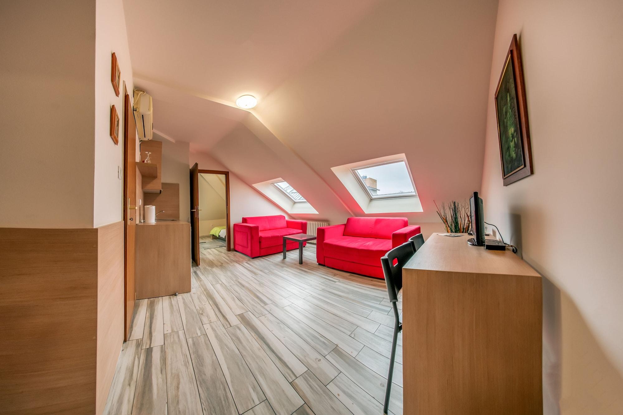 Veliki Garni Hotel Нови Сад Екстериор снимка