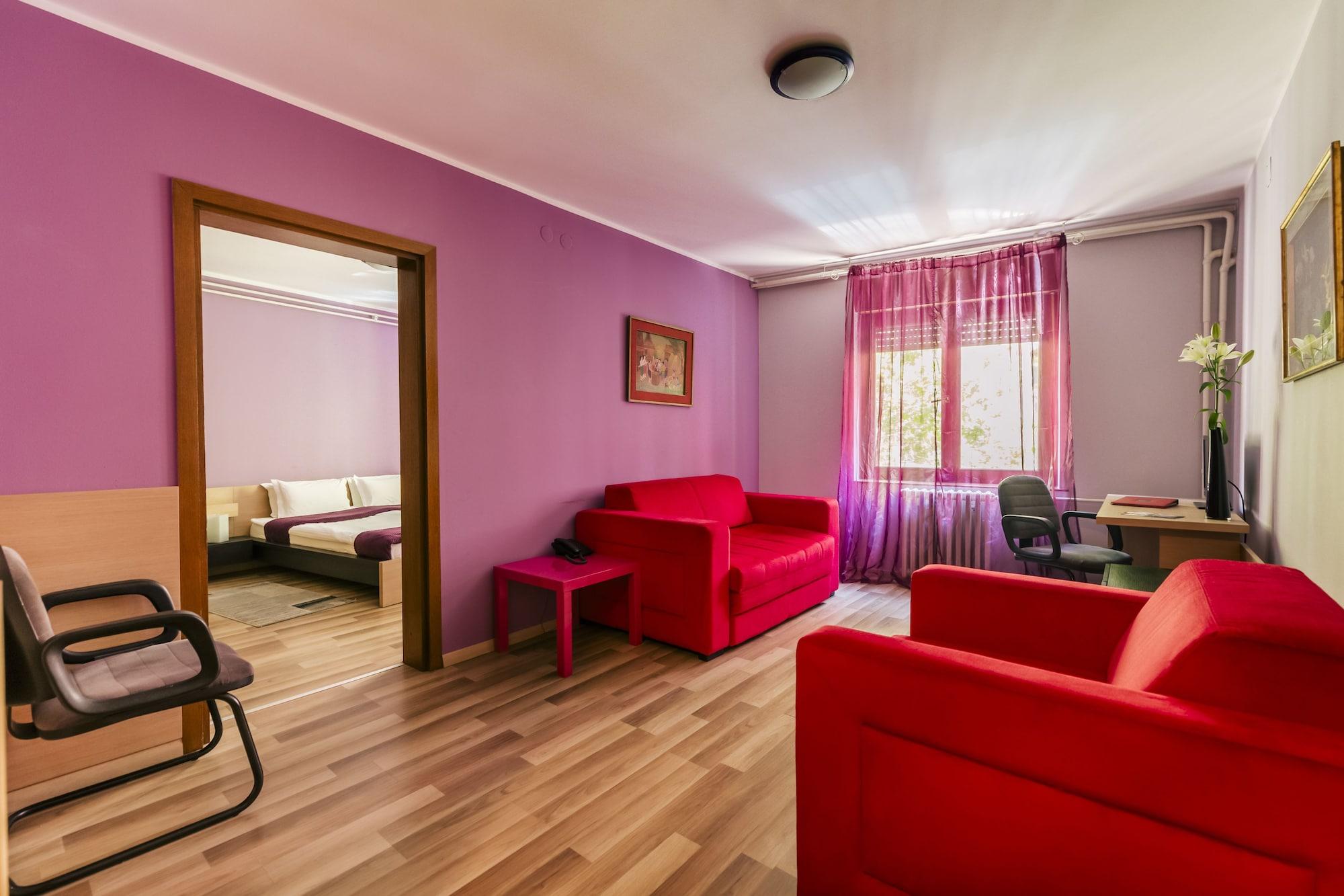 Veliki Garni Hotel Нови Сад Екстериор снимка