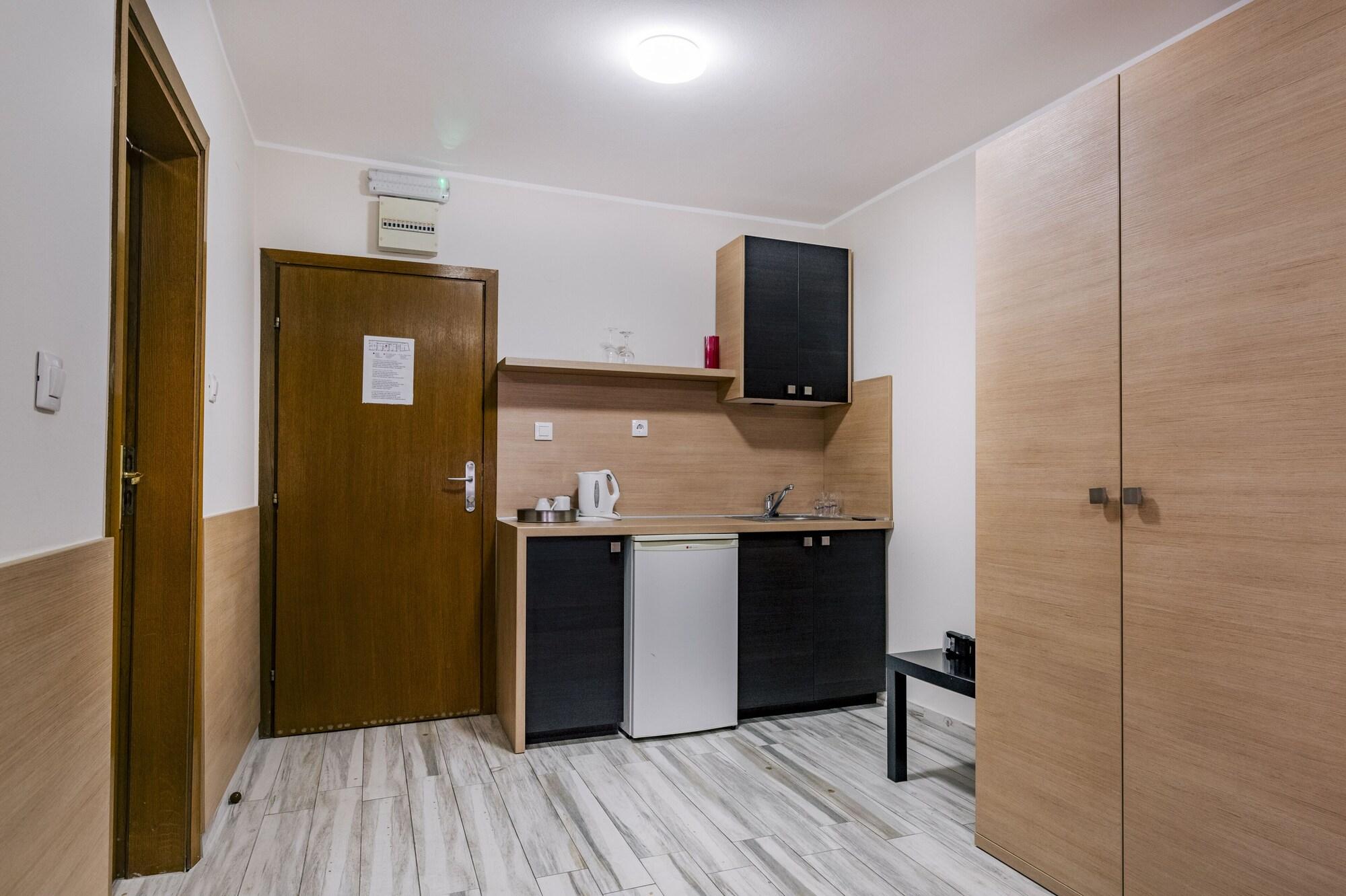 Veliki Garni Hotel Нови Сад Екстериор снимка