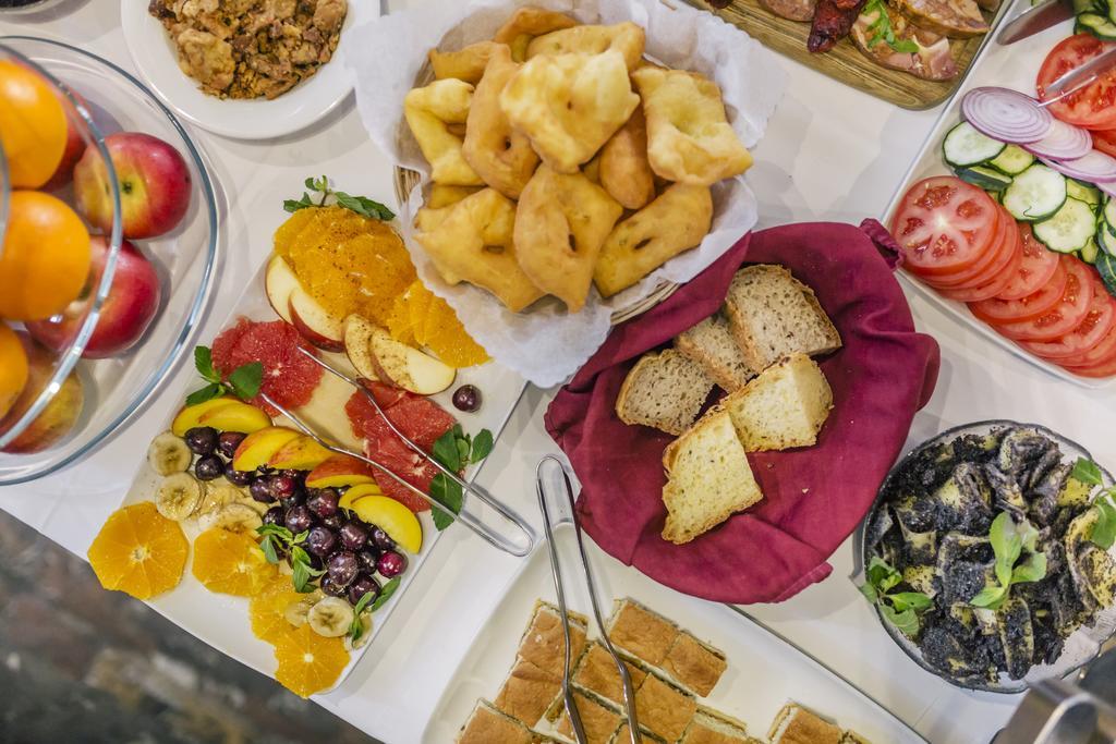 Veliki Garni Hotel Нови Сад Екстериор снимка