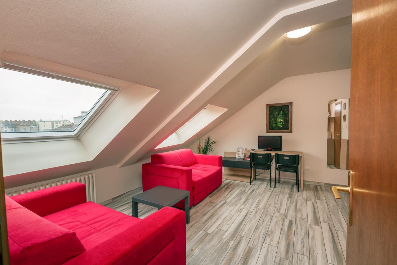 Veliki Garni Hotel Нови Сад Екстериор снимка
