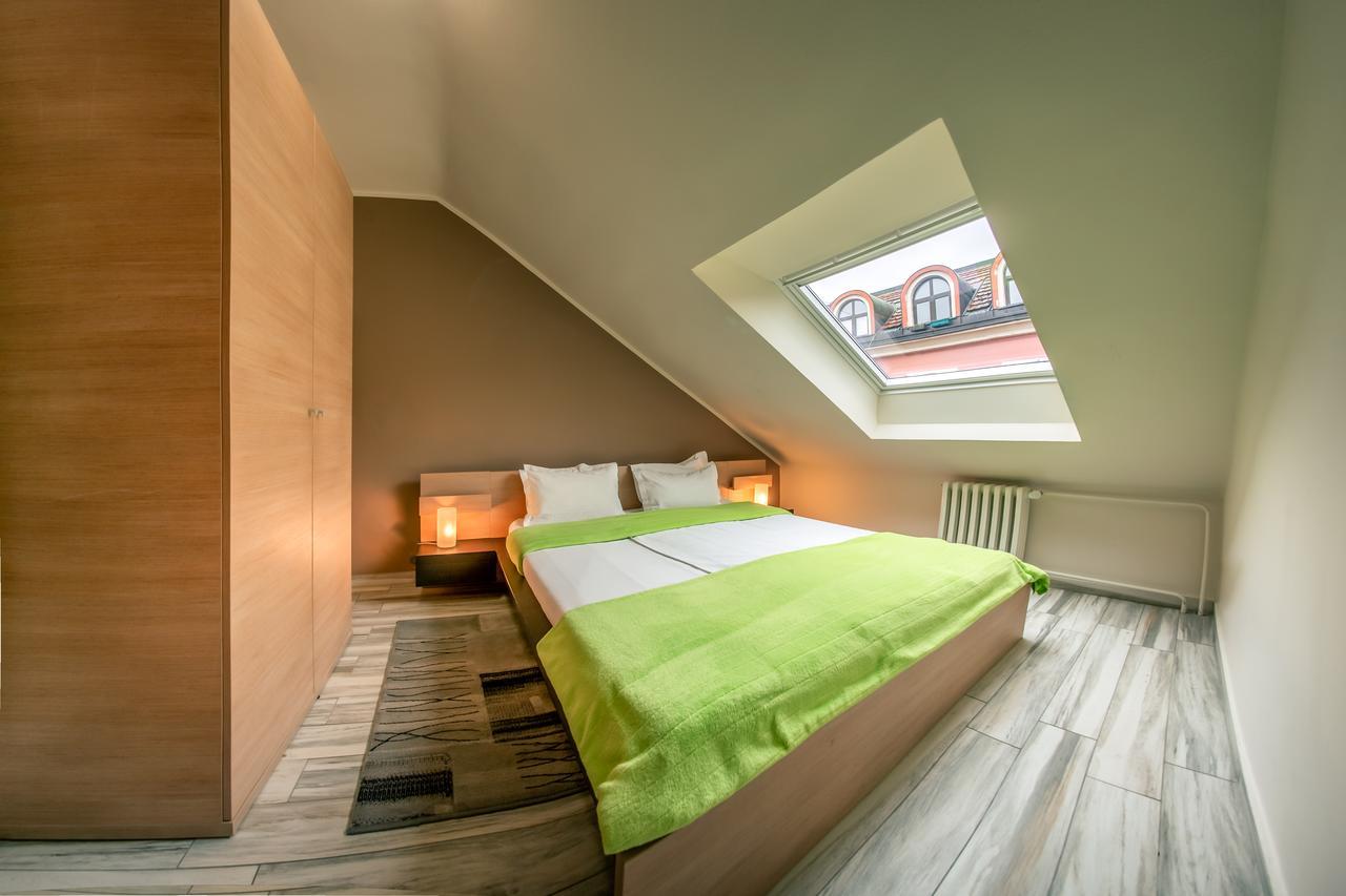 Veliki Garni Hotel Нови Сад Екстериор снимка