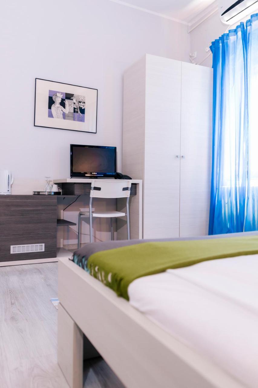 Veliki Garni Hotel Нови Сад Екстериор снимка